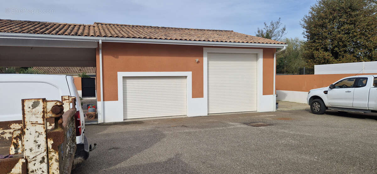 belle maison P.P avec garage double, Piscine, terrasses et jardin clos - photo 19