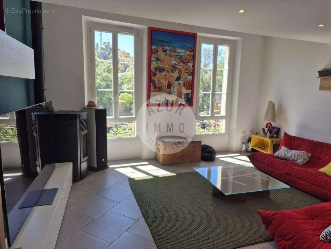 Appartement à ROQUEVAIRE