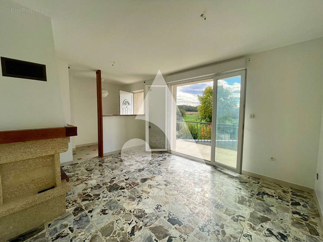 Appartement à REYRIEUX