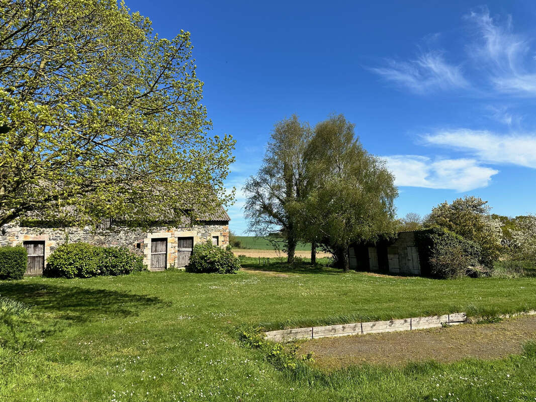 Maison à HENANBIHEN