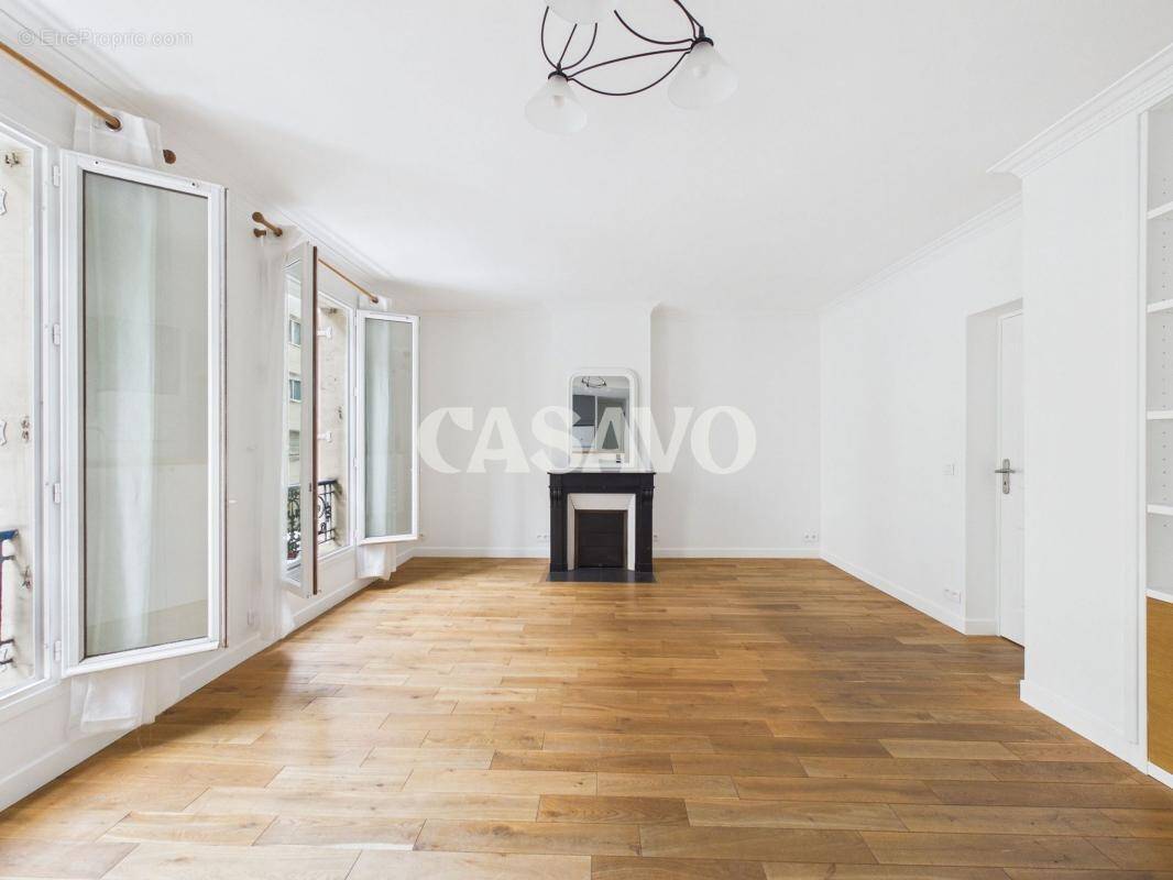 Appartement à PARIS-14E