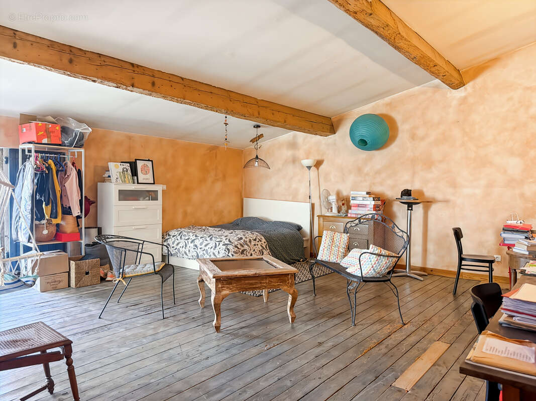 Maison à MONTBLANC