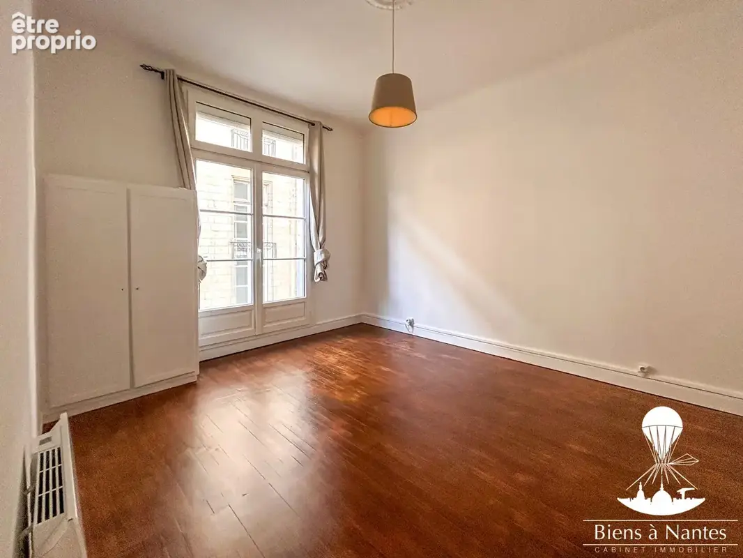A VENDRE Appartement  T2 Coeur de Nantes 45 m2 - photo 5