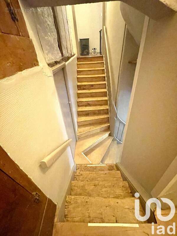 Maison 96 m² à Lasgraisses  - photo 4