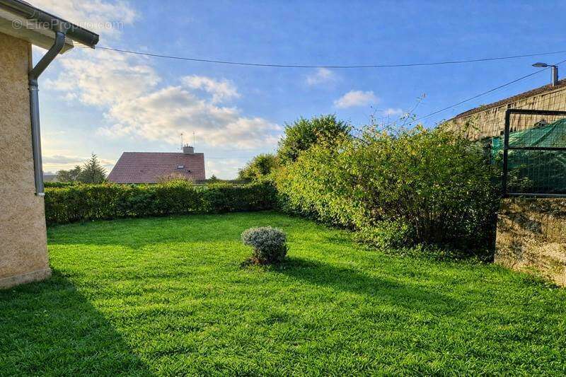 Maison à LA TOUR-DU-PIN
