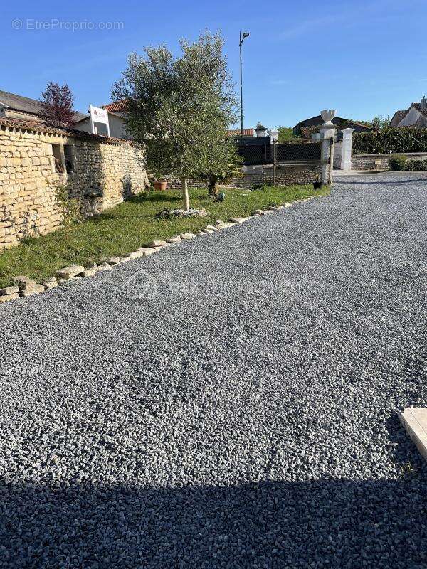 Maison plein pied rénovée avec grand terrain et fort potentiel d'évolution - photo 14
