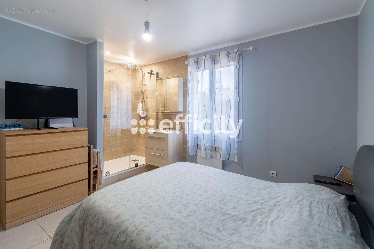 Maison 118 m² à Orly  - photo 9