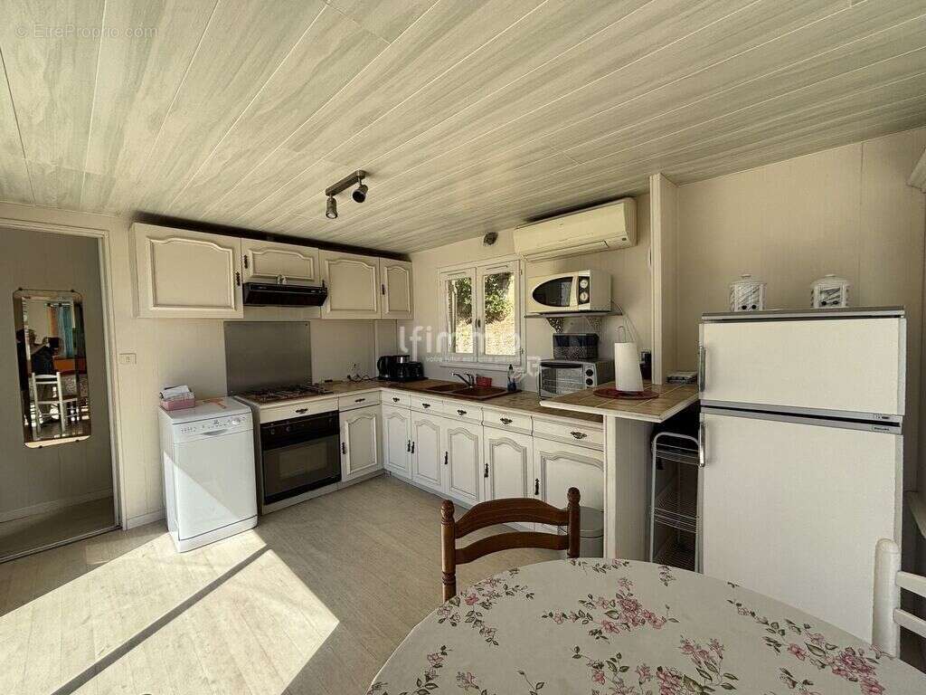Maison à LE MUY