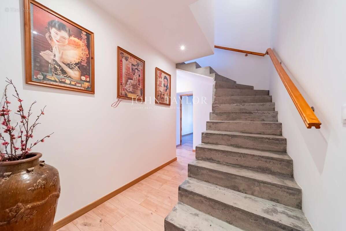 Maison à PERNES-LES-FONTAINES