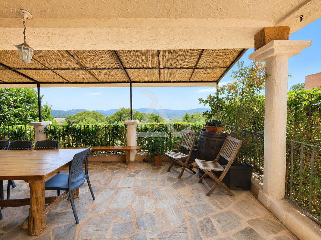 Appartement en duplex t5 de 152 m2 dans petite copropriété de charme à 20min de porto-vecchio - photo 12