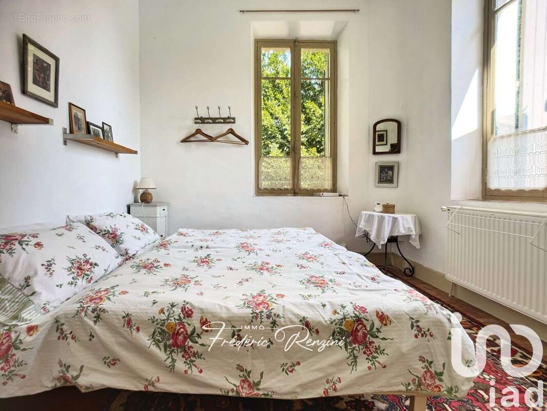 Maison 110 m² à Saint-Denis  - photo 8