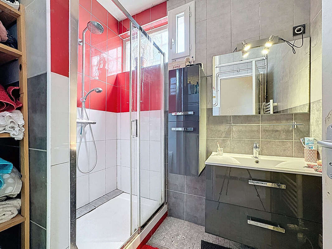 Appartement à AUBERVILLIERS