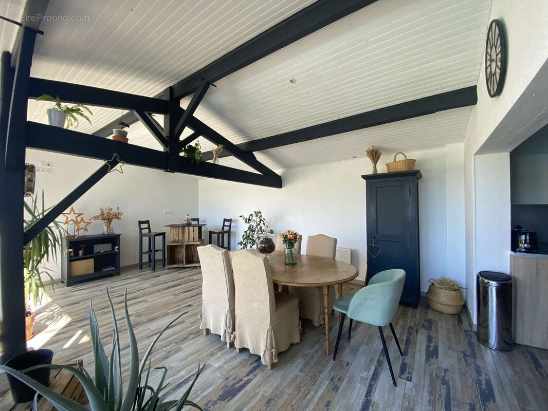 Maison à RUELLE-SUR-TOUVRE