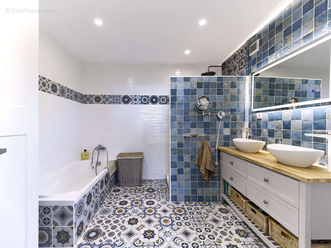 Superbe propriété - 223m2 - Vue panoramique mer - Tourrettes-sur-Loup - photo 8