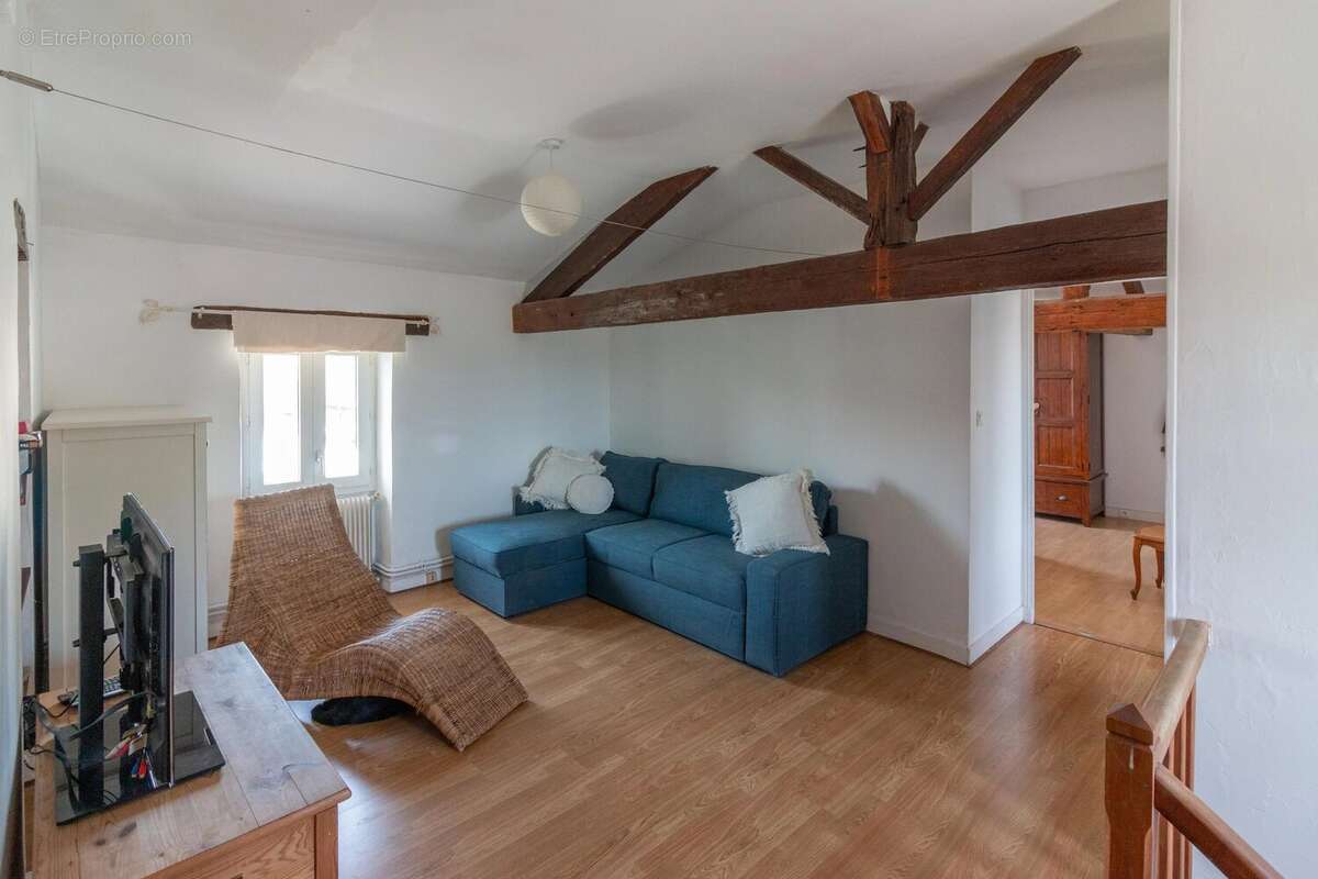 Maison en pierre spacieuse avec piscine - photo 9