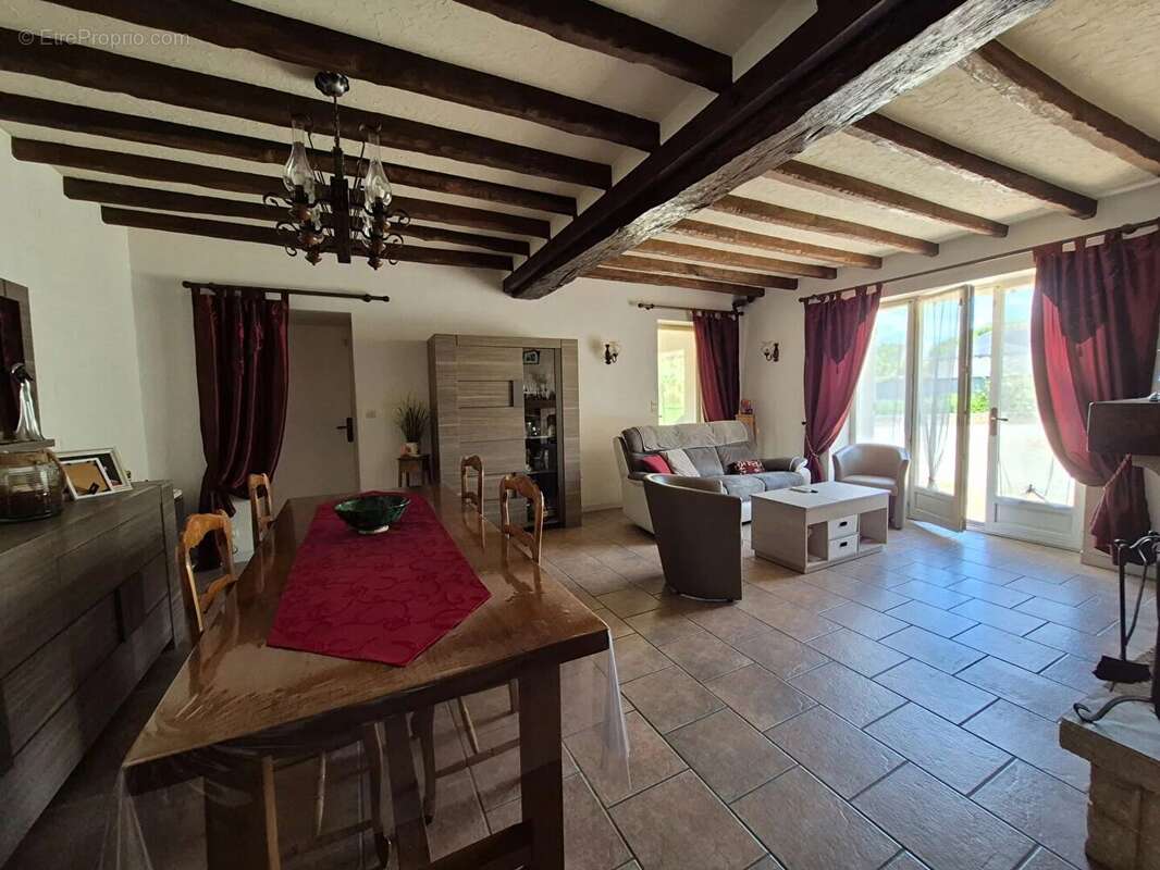 Maison à LA CHAPELLE-VENDOMOISE