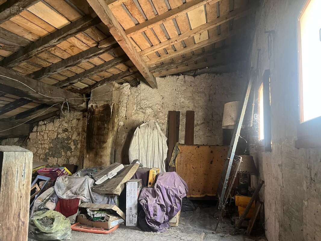 Maison à AUBETERRE-SUR-DRONNE