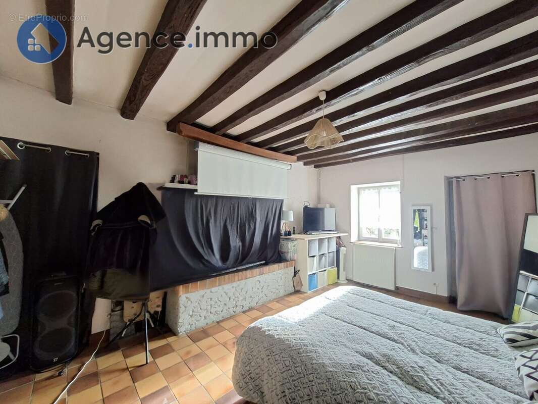 Maison à SAINT-OUEN-EN-BELIN