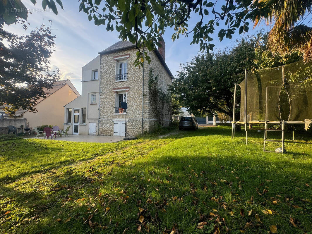 Maison à ETAMPES
