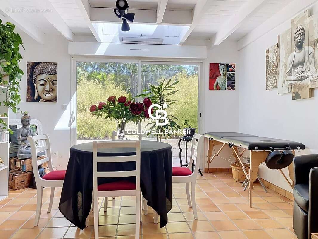 Maison familiale de charme avec piscine et dépendances à Saintes - photo 4