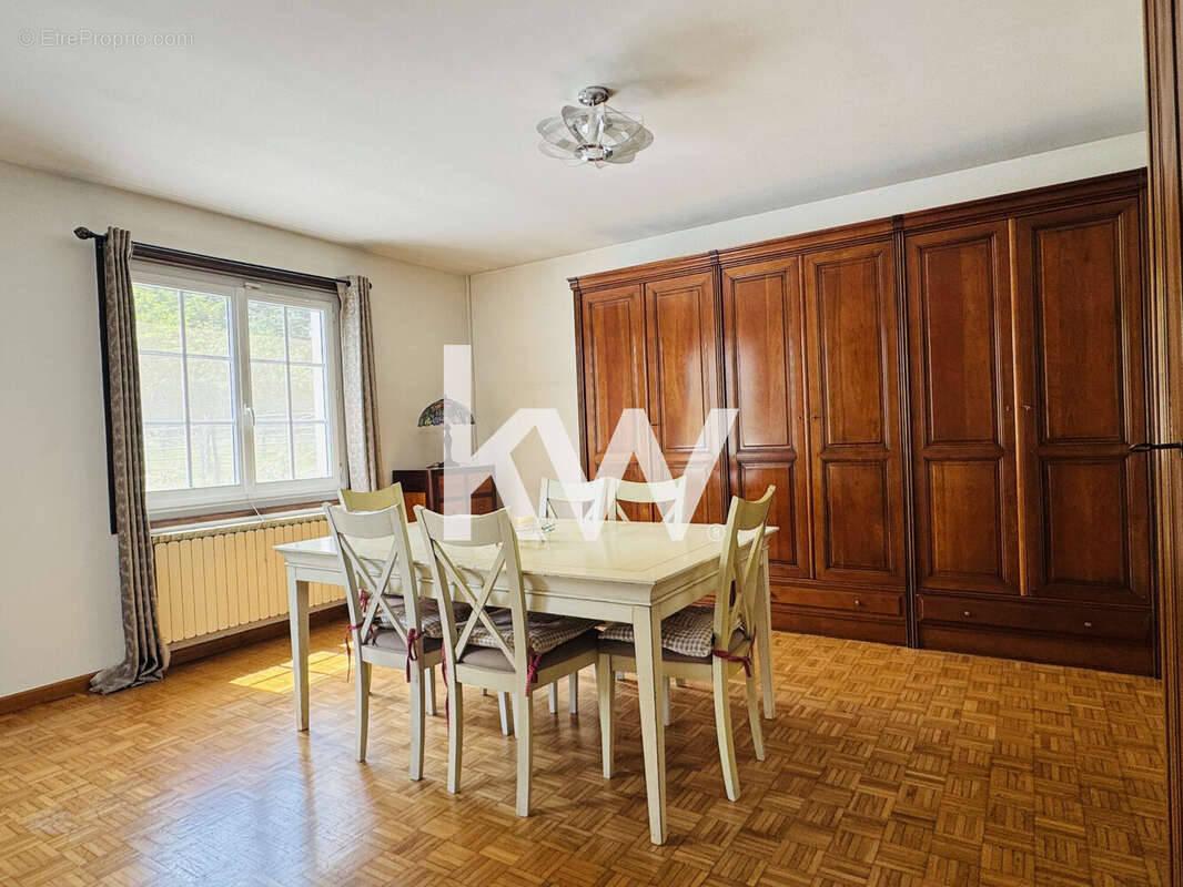 Maison 196 m² à Saint-Chamond  - photo 7
