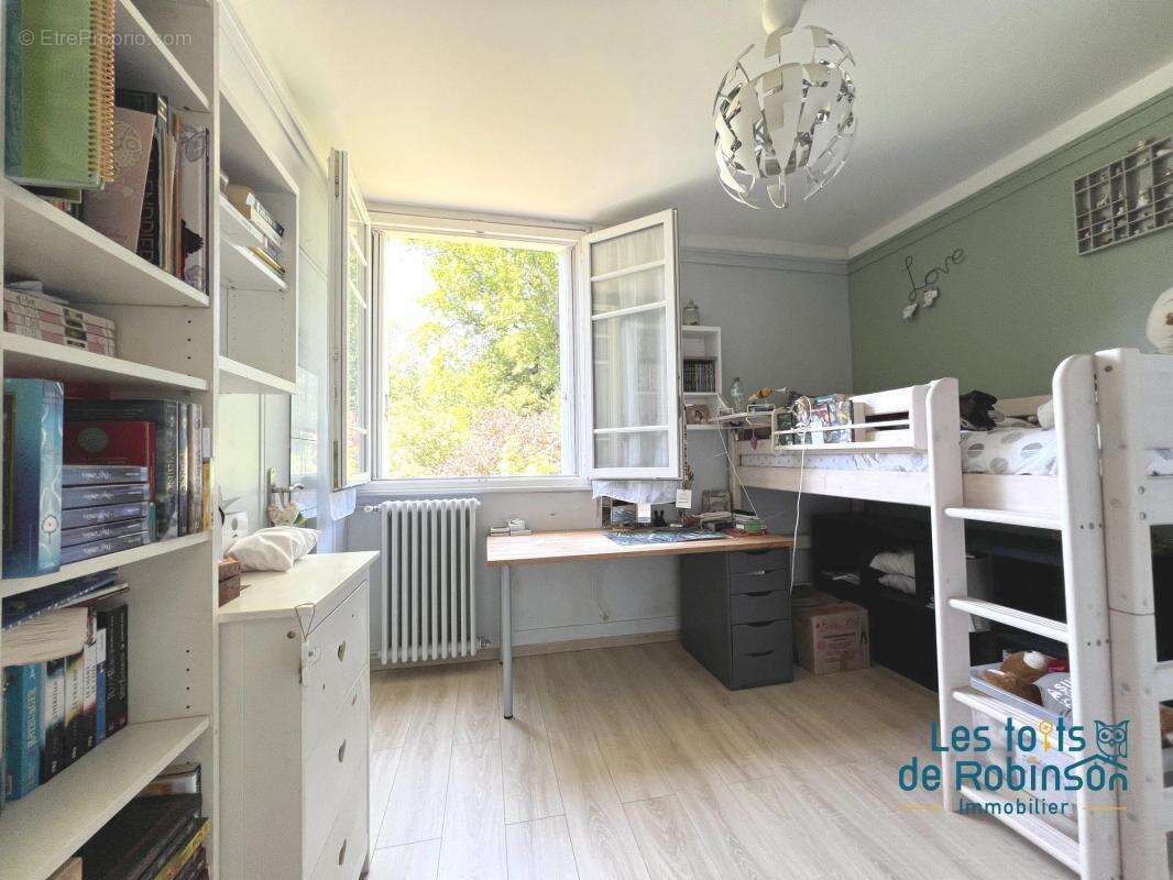 Maison à LE PLESSIS-ROBINSON