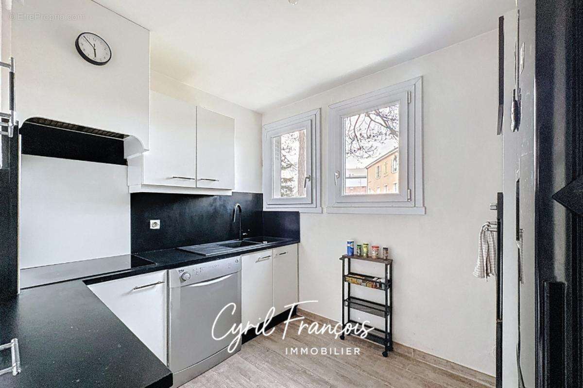 Appartement à SATHONAY-CAMP