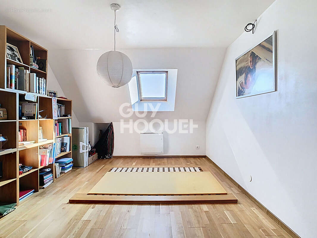 Maison à PEROY-LES-GOMBRIES