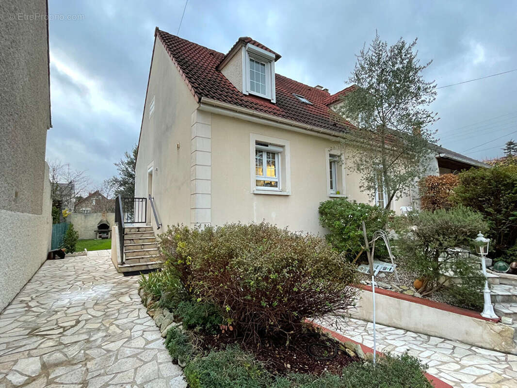 Maison à AULNAY-SOUS-BOIS