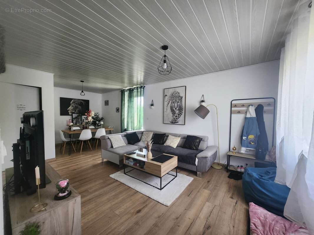 Maison à COMPREIGNAC