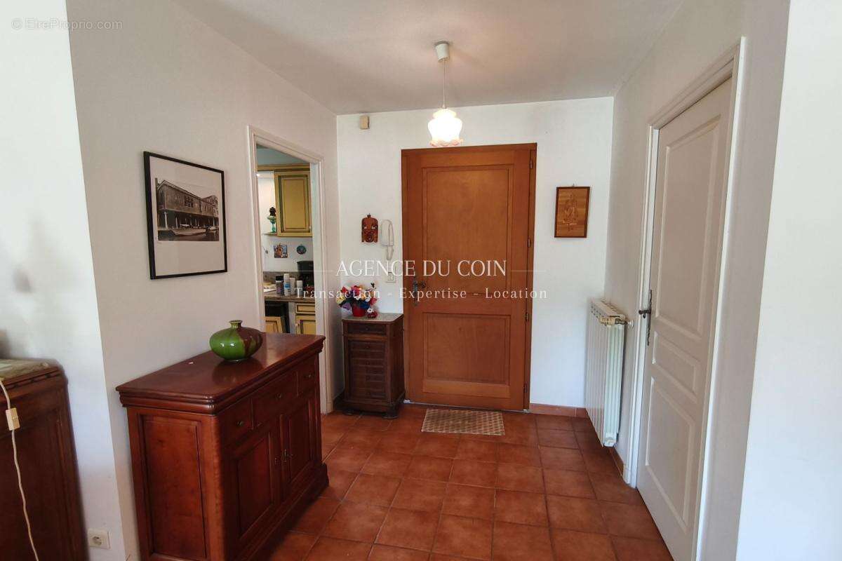 Maison à LE MUY