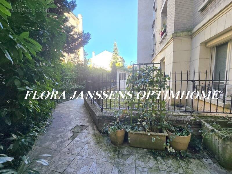 Appartement à COURBEVOIE