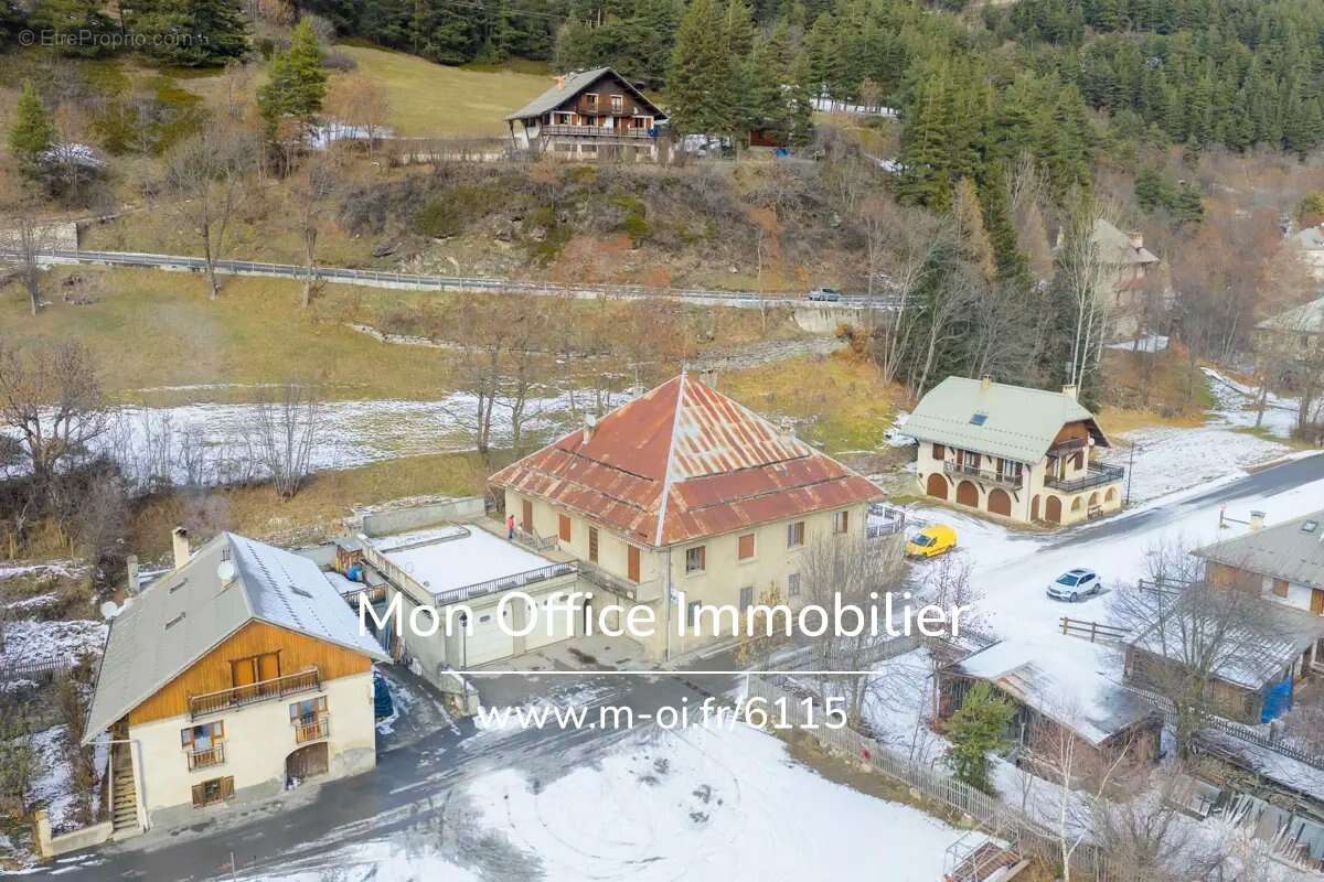 Maison à CHATEAU-VILLE-VIEILLE