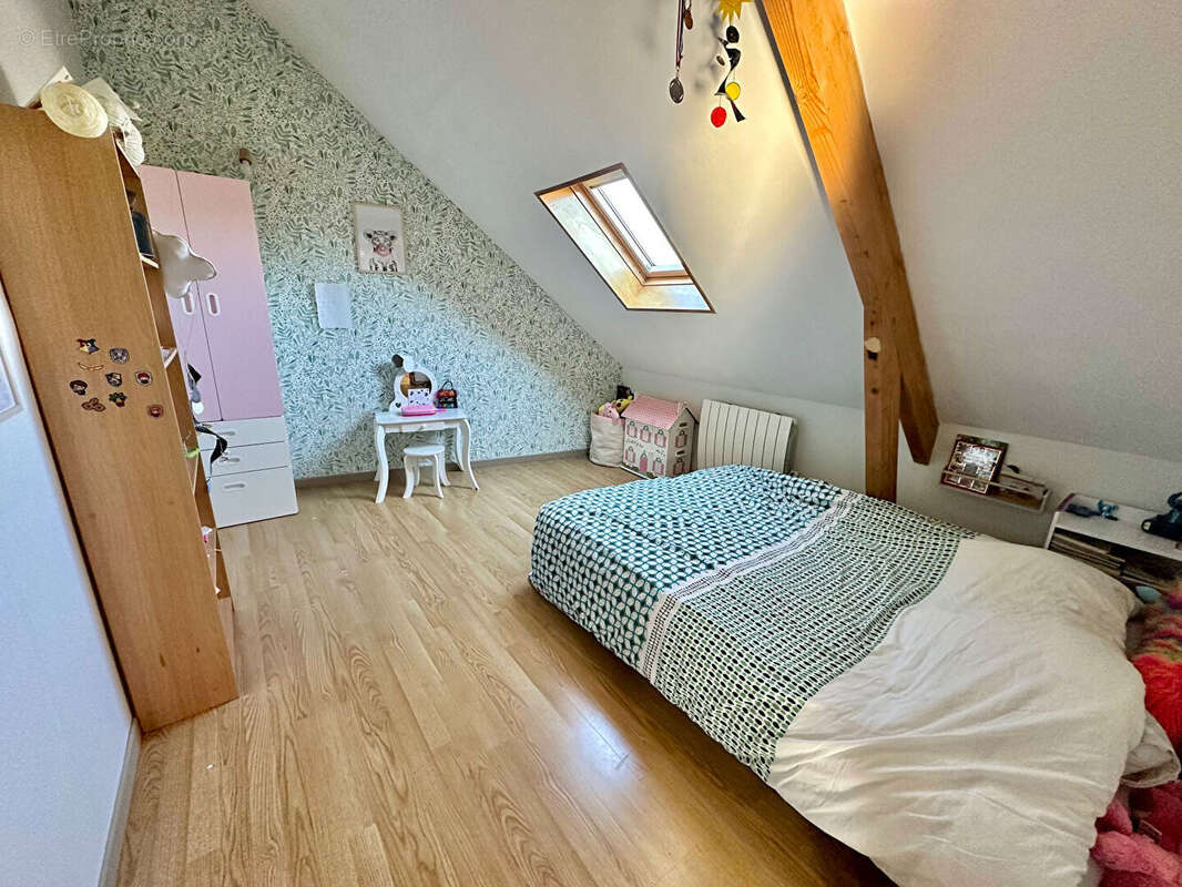 Maison à NEUILLE-PONT-PIERRE
