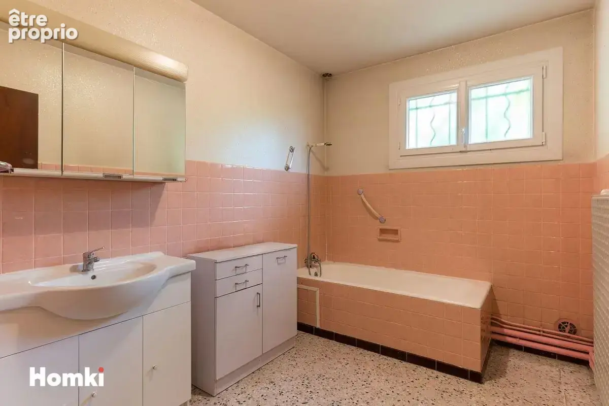 Maison/Villa T6 de 137 m² à Montélimar 26200 accès PMR - photo 9