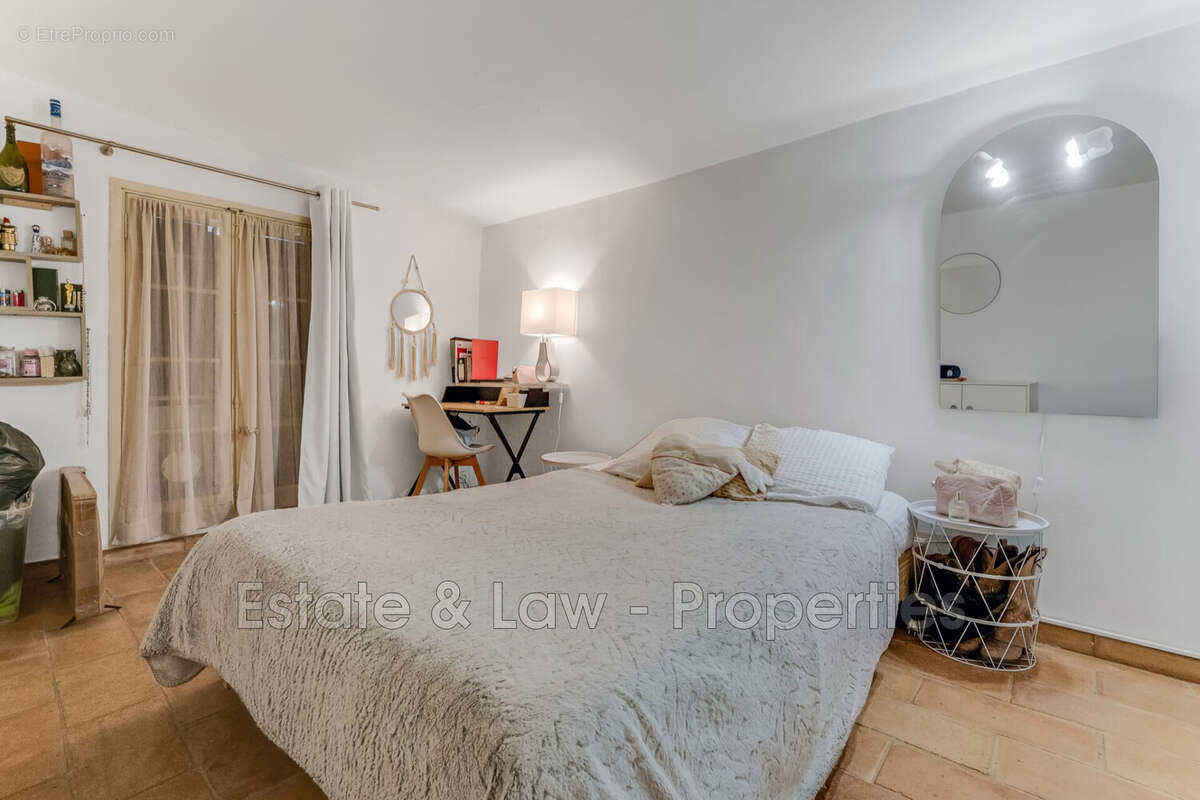 Maison 135 m² à La Mole  - photo 7