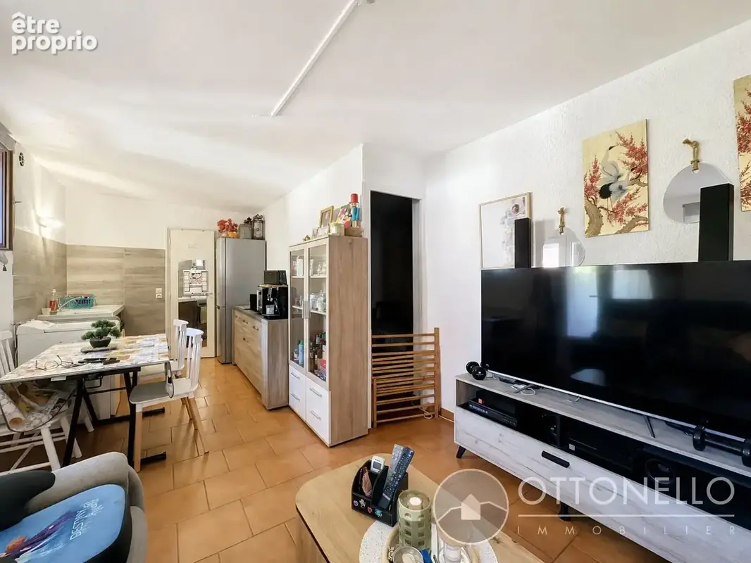 Appartement à ROQUEBRUNE-SUR-ARGENS