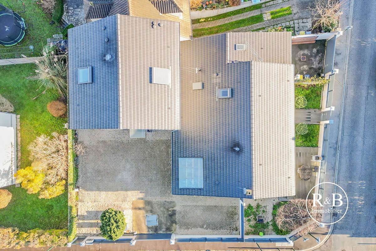 Appartement à LES CLAYES-SOUS-BOIS