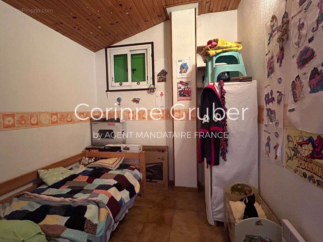 Appartement à MALLEMOISSON