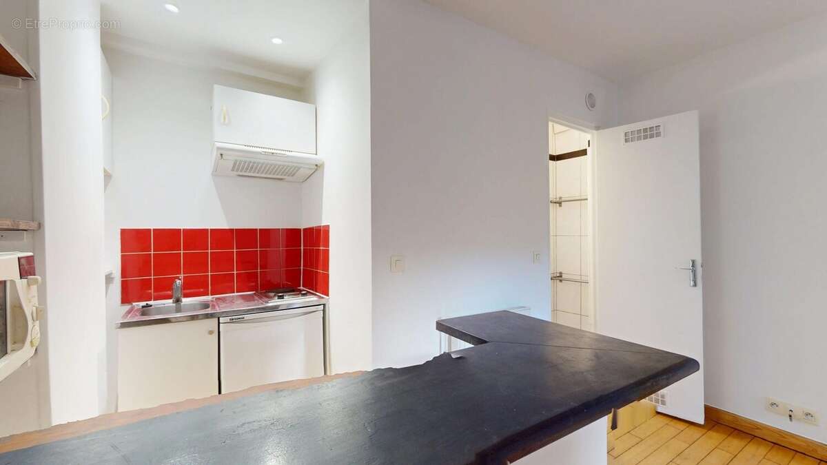 Appartement à PARIS-14E