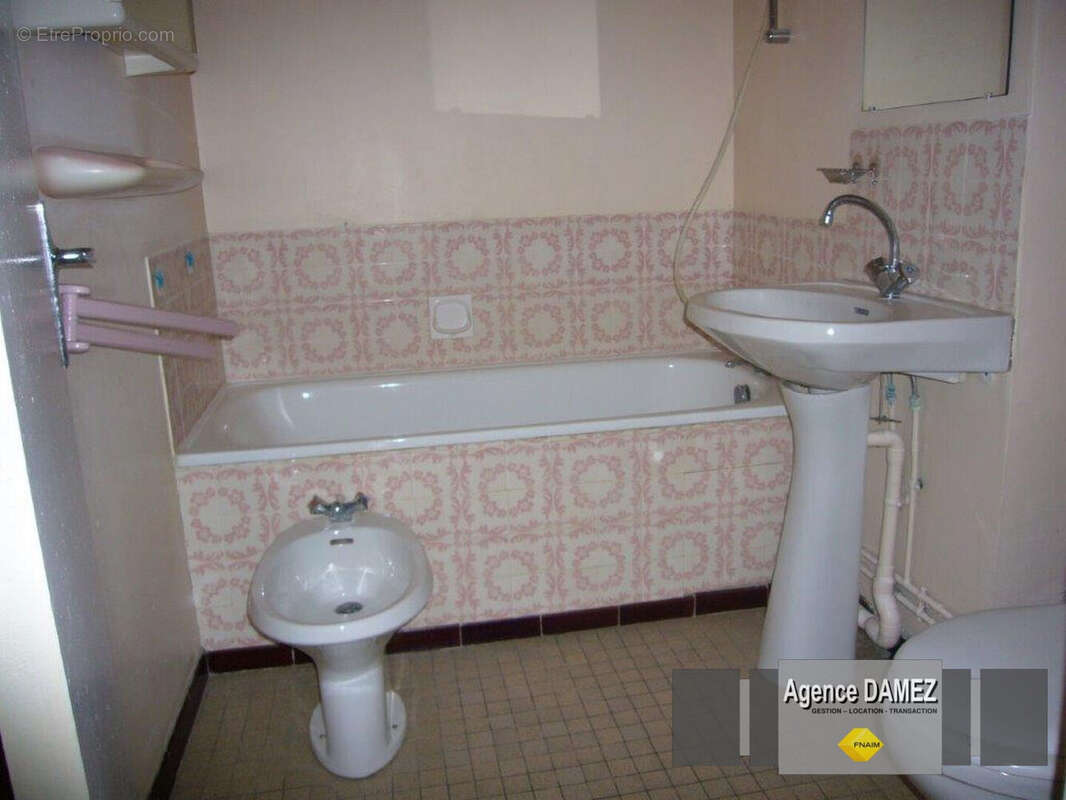 A Dourdan, Appartement F1 avec balcon, cave et parking, proche commerces - photo 4