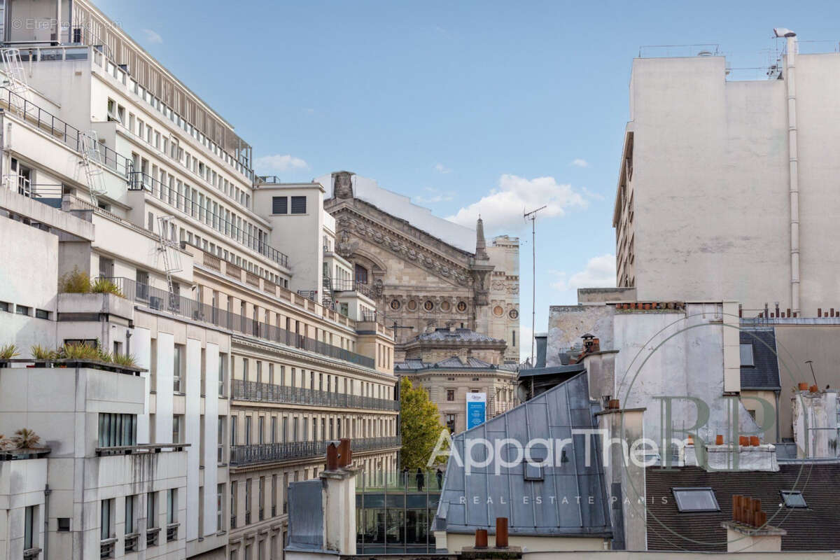 Commerce à PARIS-9E