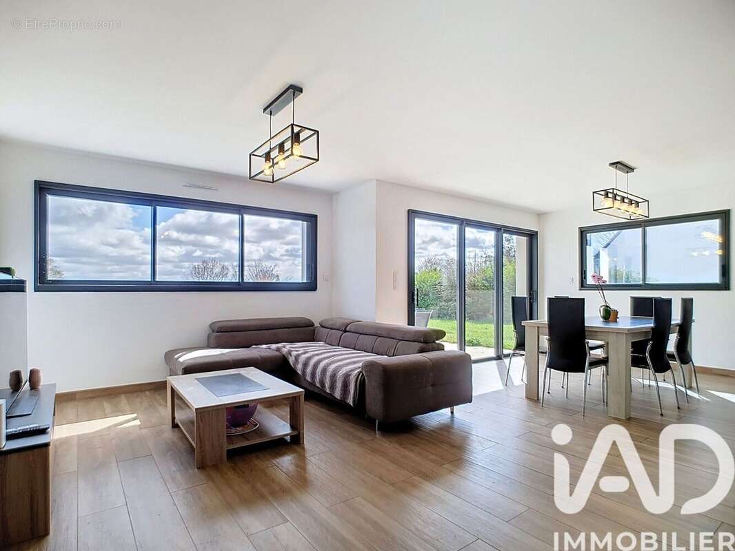 Maison 113 m² à Gourlizon  - photo 5