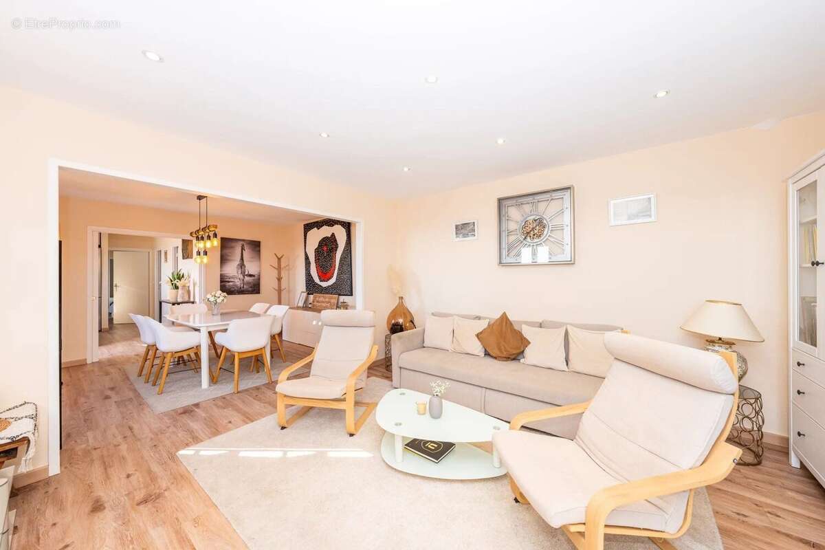 Appartement à CAP-D'AIL