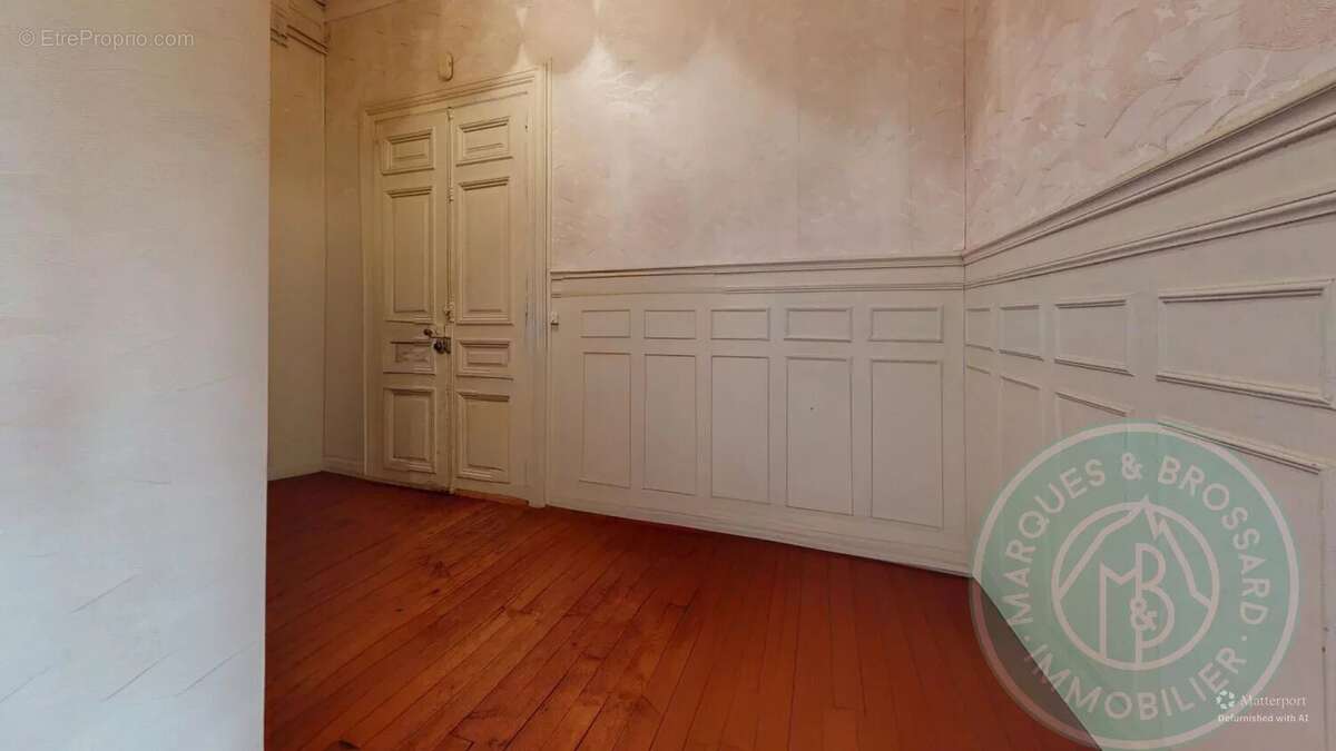 Pau centre  – appartement de 196 m² - parking privatif - photo 8