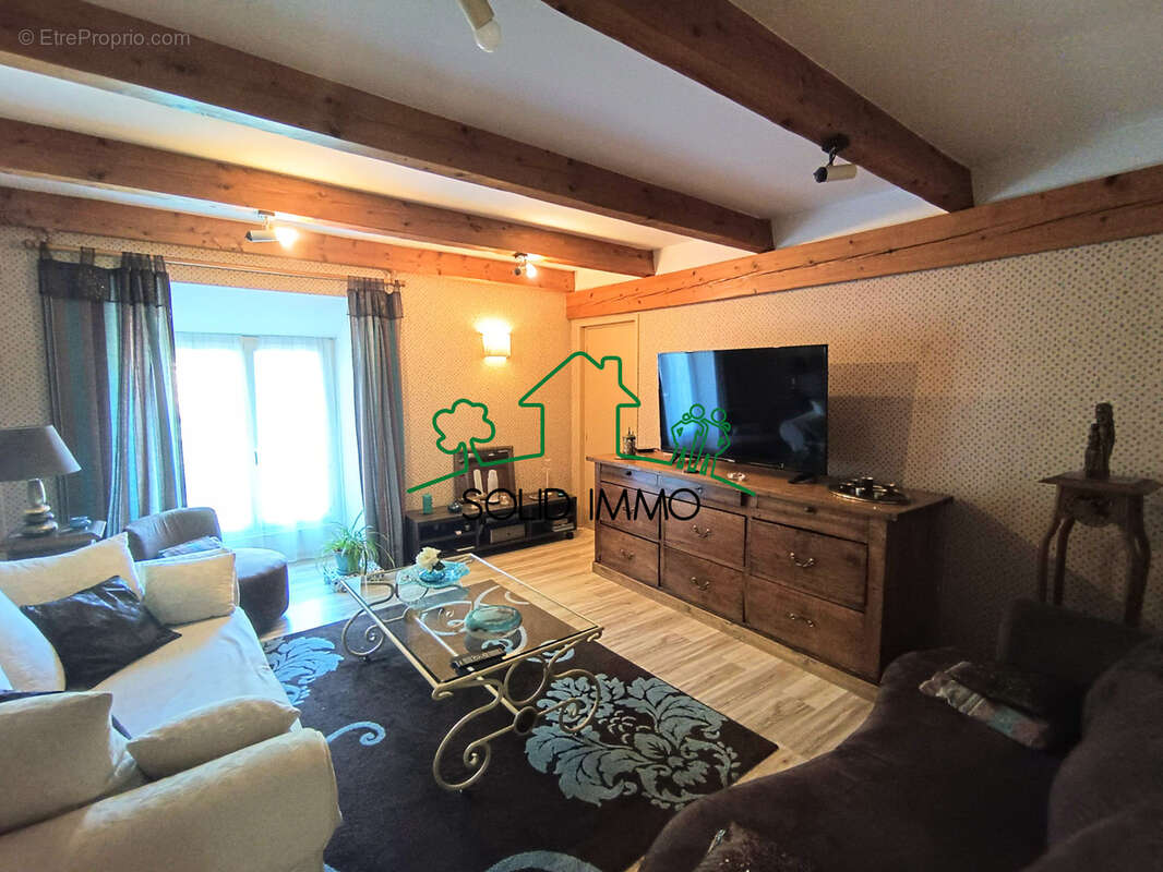 Maison traditionnelle de 194 m2 sur la commune de Meyras 07380 - photo 9