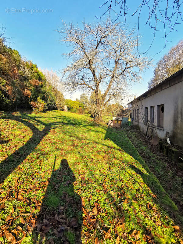 Maison rénovée avec jardin 2500m2 et grand atelier - photo 20