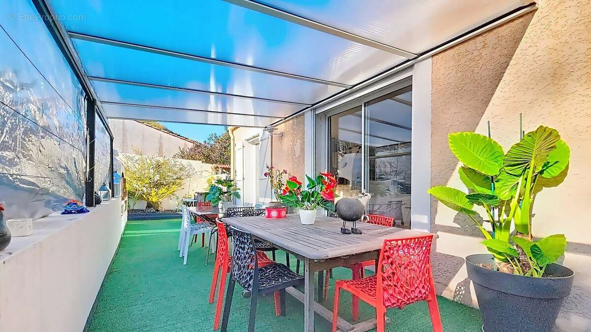 Maison à LA TOUR-SUR-ORB