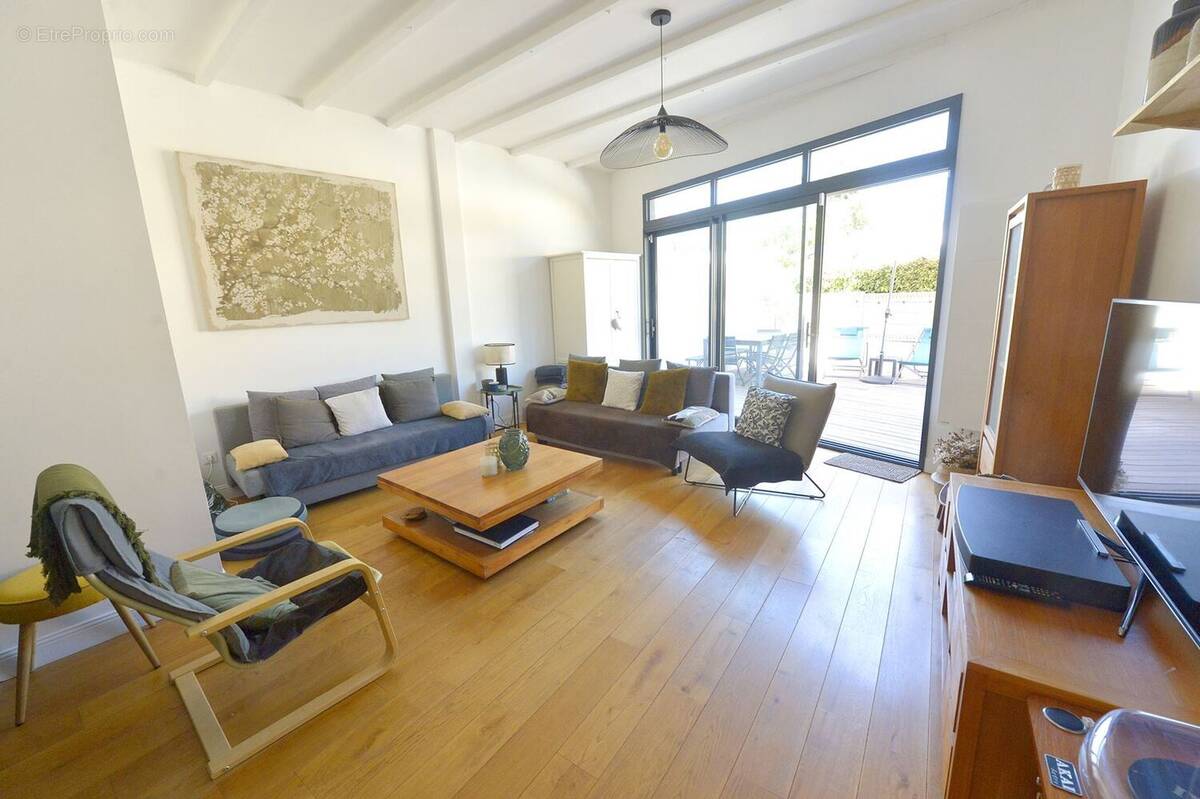 Maison à SAINT-GEORGES-DE-DIDONNE