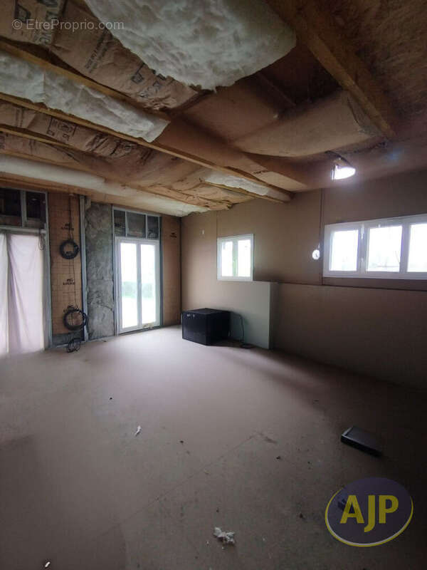 Maison à SAINT-ETIENNE-DU-BOIS